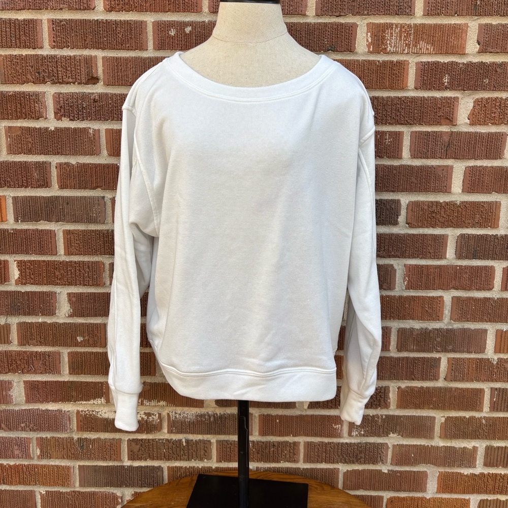 Lulu’s Pullover Crew Neck Cropped White Sweatshirt Size M